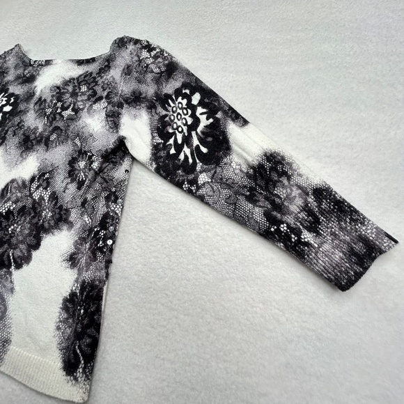 Express Design Studio Women Floral Lace Sequin Cardigan size Small Black & White - Picture 12 of 13